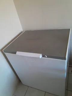 Kic chest freezer 204 litre