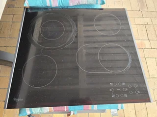 Whirlpool slimline 600mm oven and hob
