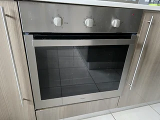 Whirlpool slimline 600mm oven and hob