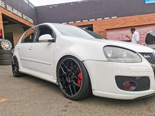 19&#34;AMG wheels, 8j front and 9j rears