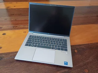 HP ZBook Firefly 14 G11-Ultra 7 16Cores/22Threads-32gb DDR5-1TB Nvme-14” FHDplus Display-Hp Warranty