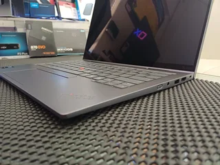 Brand new Lenovo Thinkpad x1 G10 – 2 in 1 – Ultra 7 – 32gb Ram – 1Tb Nvme SSD – FHDplus Touchscreen