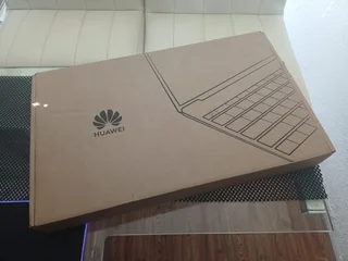 Brand new Huawei Matebook D16–Core i5 – 8gb Ram – 16inch – FHDplus = 8 core – warranty 2027