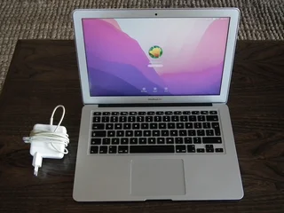 2017 Apple Macbook Air Core I5 At 1.8ghz, 8gb Sdram, 128gb Flash Storage