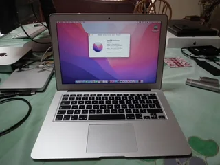 2017 Apple MacBook Air Core i5 at 1.8GHz, 8GB SDRAM, 128GB Flash Storage