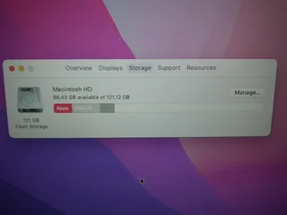 2015 Apple MacBook Pro core i5 at 2.7GHz, 8GB LPDDR3 SDRAM, 128GB 4 Lane PCIe-based flash storage