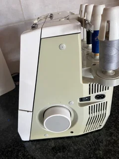 ELNA OVERLOCK PRO 4 DE SEWING MACHINE