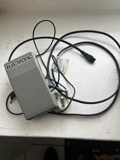 ELNA OVERLOCK PRO 4 DE SEWING MACHINE