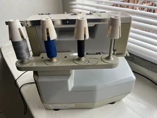 ELNA OVERLOCK PRO 4 DE SEWING MACHINE