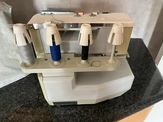 ELNA OVERLOCK PRO 4 DE SEWING MACHINE