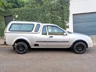 Ford Bantam 1.6 XLT With Canopy