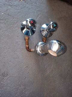 Cobra bath mixer with spout