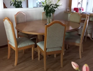6 seater oak wood extendable dining table and chairs