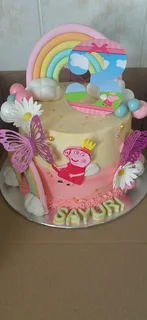 Exquisite designer cakes and cupcakes made to your spec