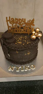 Exquisite designer cakes and cupcakes made to your spec