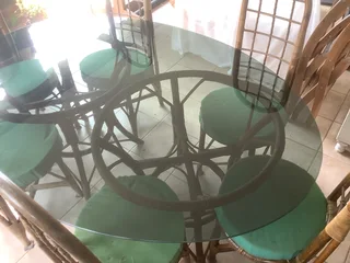 Dining room suite. R2500.00 Negotiable