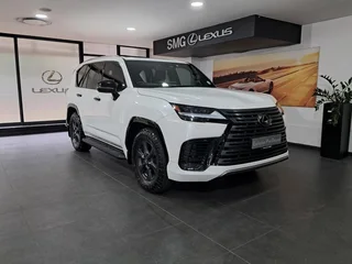 2025 Lexus LX 500D Overtrail    - LOW Mileage -