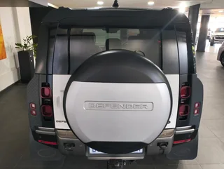 2022 Land Rover Defender 110 D300 HSE  X-Dynamic