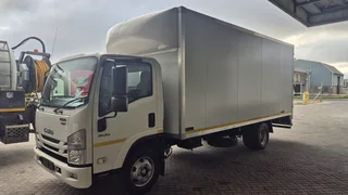 2025 Isuzu N-series Nqr 500 Amt A/c 5.6m Dry Freight 5 Tonner Complete (km 4,800)