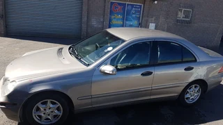 Mercedes W203 C200 Kompressor preface lift manual 2003 spares for sale