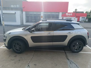 Citroen C4 Cactus 1.2t puretech turbo stripping for spares.