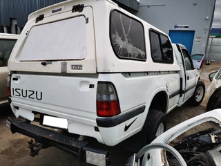 Isuzu KB250 Single Cab LWB 2x4 2001 stripping for spares.
