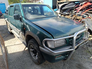Isuzu KB280 DT LX stripping for spares.