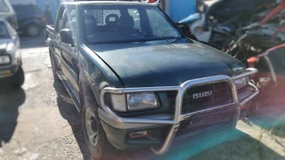 Isuzu KB280 DT LX stripping for spares.