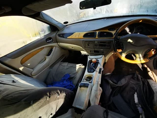 Jaguar S type 1999 stripping for spares.