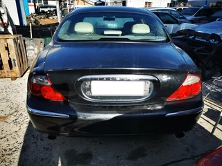 Jaguar S type 1999 stripping for spares.
