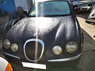 Jaguar S type 1999 stripping for spares.