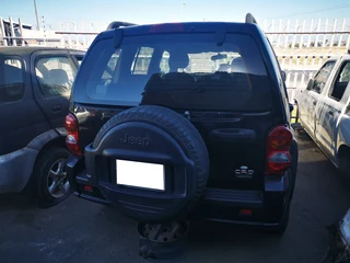 Jeep Grand Cherokee 2.5 crd 2004 stripping for spares.