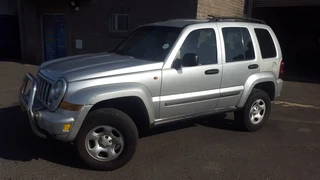 Jeep Cherokee 2.8 crd 2006 stripping for spares