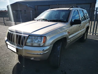 Jeep Grand Cherokee 4.7 V8 2001 stripping for spares