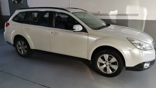 Subaru Outback 2.5i Premium CVT 2009 stripping for spares