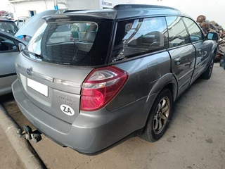 Subaru Outback 2.5i 2008 stripping for spares