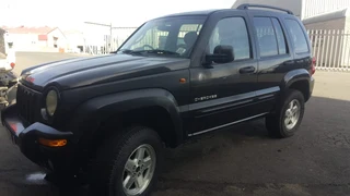 Jeep Grand Cherokee 2.5 crd 2004 spares for sale