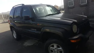 Jeep Grand Cherokee 2.5 crd 2004 spares for sale.
