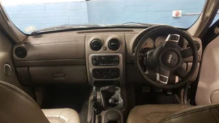 Jeep Grand Cherokee 2.5 crd 2004 spares for sale.