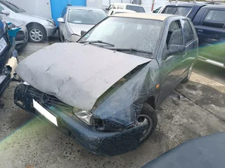 VW Polo Playa 1.4i 1998 spares for sale.