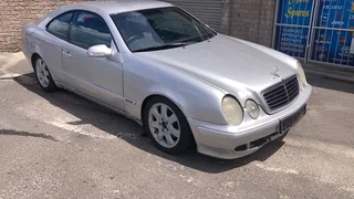 Mercedes CLK200 Kompressor 2 door stripping for spares.