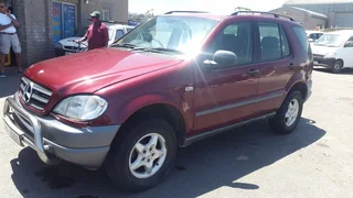 Mercedes ML270 2002 stripping for spares.