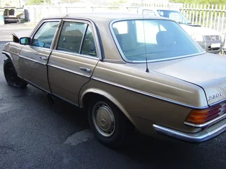 Mercedes E200 W124 stripping for spares.