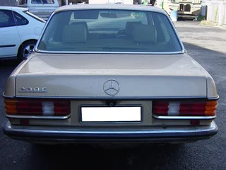 Mercedes E200 W124 stripping for spares.