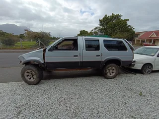 Nissan Sani V6 3.0 1993 spares for sale.