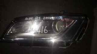 Audi Q5 2014 left front headlight for sale.