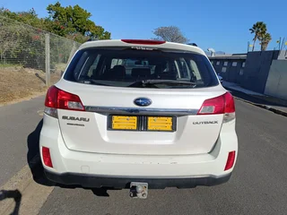 Subaru Outback 2.5i Premium CVT 2009 stripping for spares.