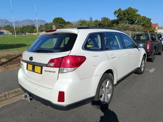 Subaru Outback 2.5i Premium CVT 2009 stripping for spares.