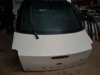 Kia Shuma GS 1999 - 2002 boot lid for sale.