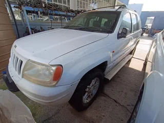 Jeep Grand Cherokee 2.7 CDI 2000 stripping for spares.